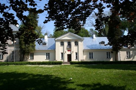Budynek dworski.